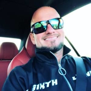 Meet your Posher, Eric